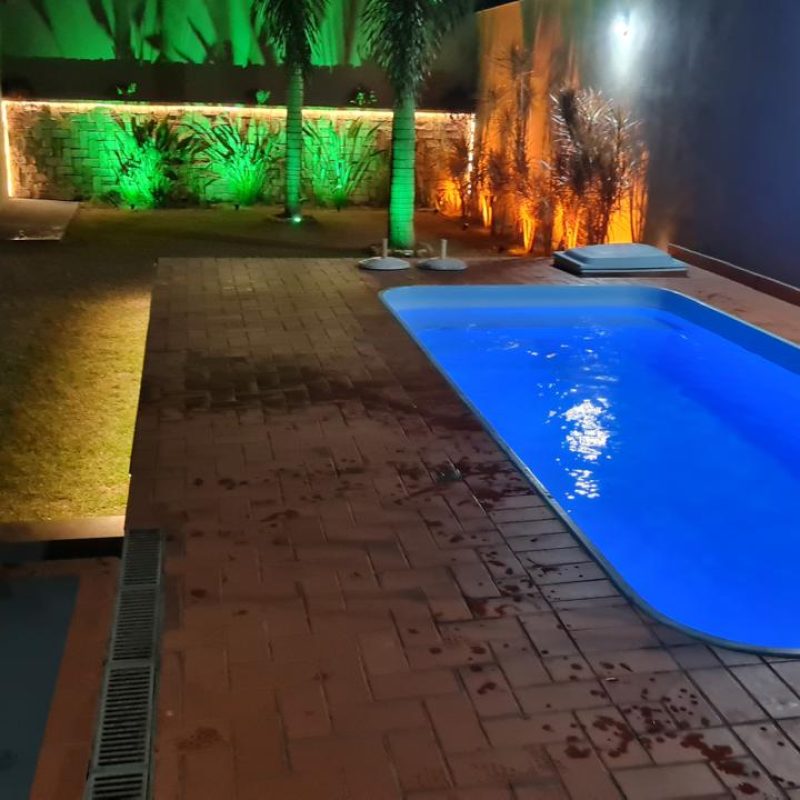 298A9399-AEF1-457C-80EA-F2D854FAF18C